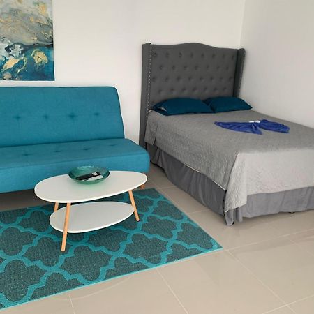 Restaurante Y Hotel “La Pesca” Puerto Barrios Kültér fotó