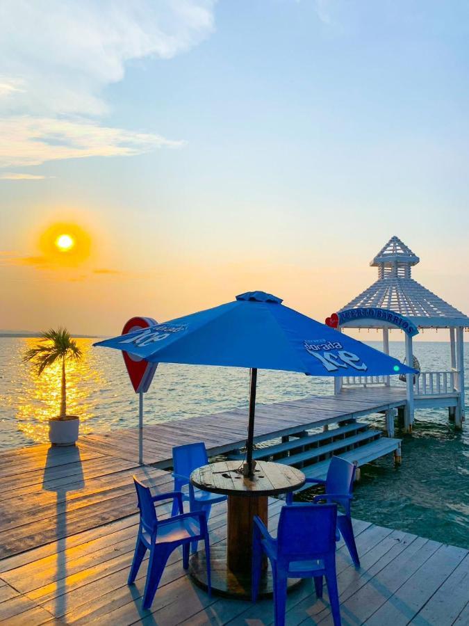 Restaurante Y Hotel “La Pesca” Puerto Barrios Kültér fotó