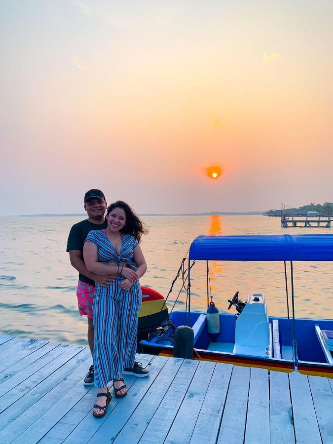 Restaurante Y Hotel “La Pesca” Puerto Barrios Kültér fotó