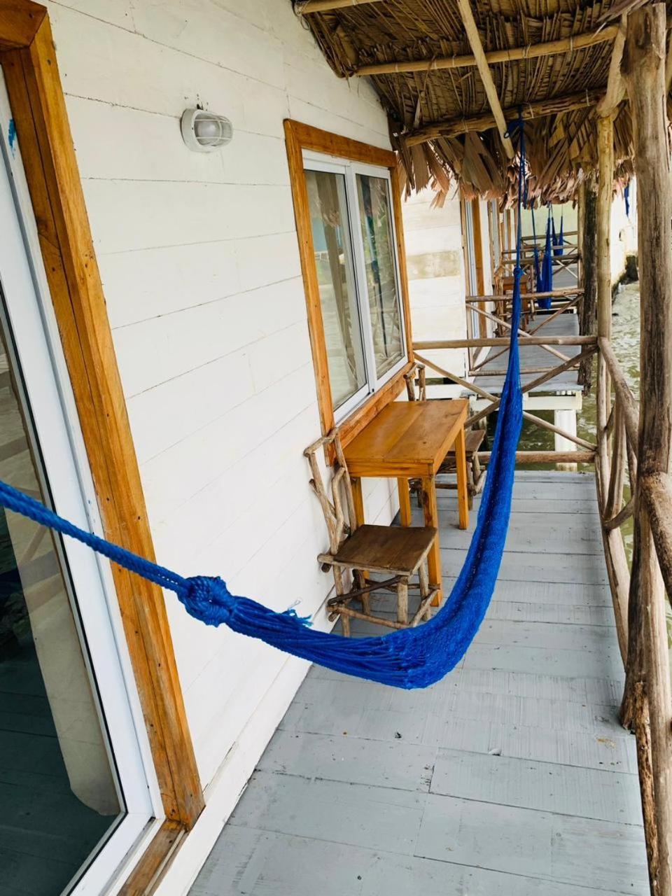Restaurante Y Hotel “La Pesca” Puerto Barrios Kültér fotó