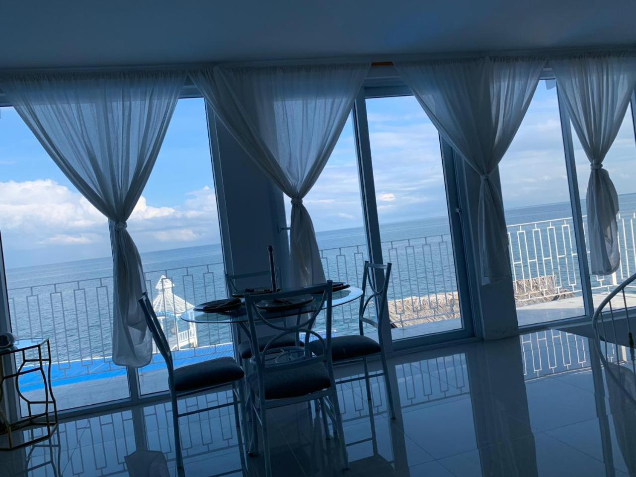 Restaurante Y Hotel “La Pesca” Puerto Barrios Kültér fotó